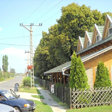 Agg Harsfa Panzio Etterem * Doboz